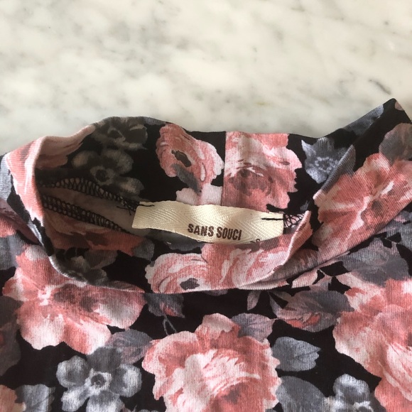 Floral long sleeve crop top - Picture 3 of 3